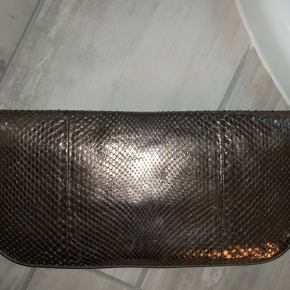 Gucci Metallic Python 1973 Clutch - image 2